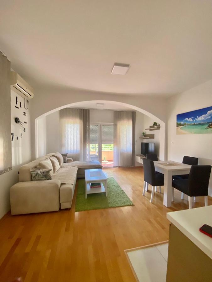 Jovana -- Porodicni Apartmani Igalo Herceg Novi Exterior photo