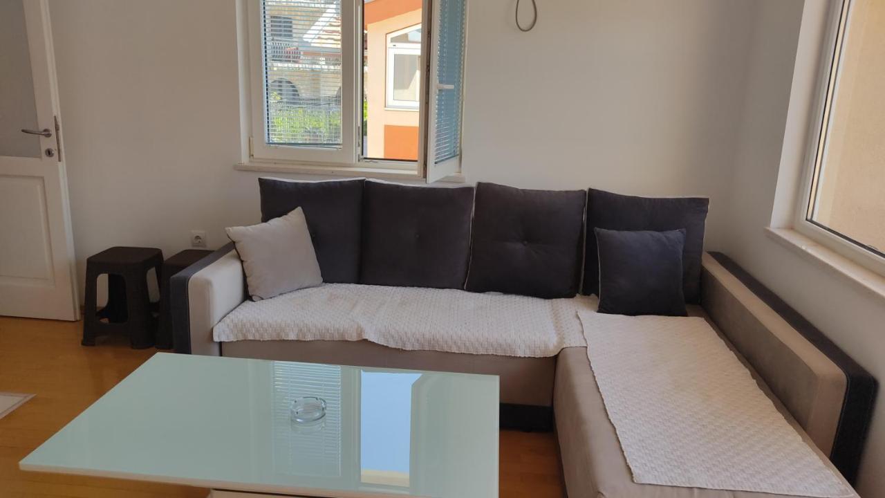Jovana -- Porodicni Apartmani Igalo Herceg Novi Exterior photo